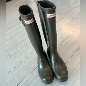 Womens Hunter Tall Rain Boots Olive Green Glossy size 7